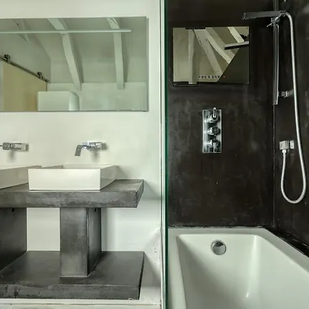 Large And Modern 1brd Flat At Lovely Saint Germain Apartman Párizs