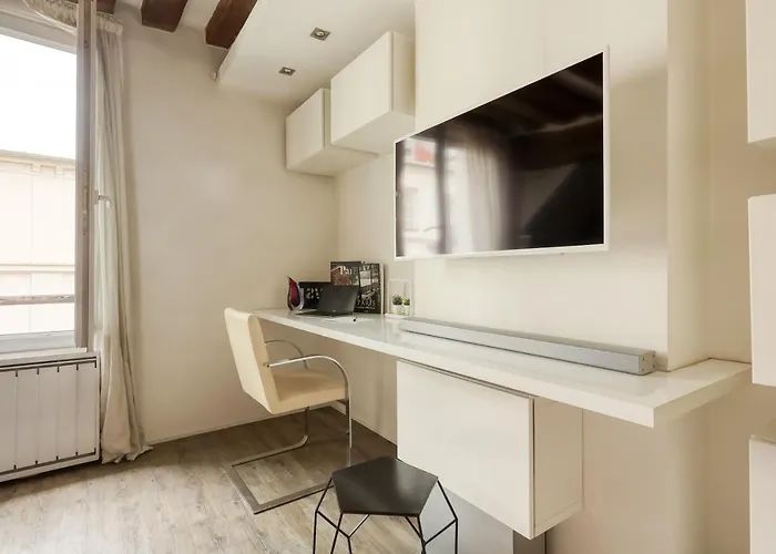 Large And Modern 1brd Flat At Lovely Saint Germain דירה *